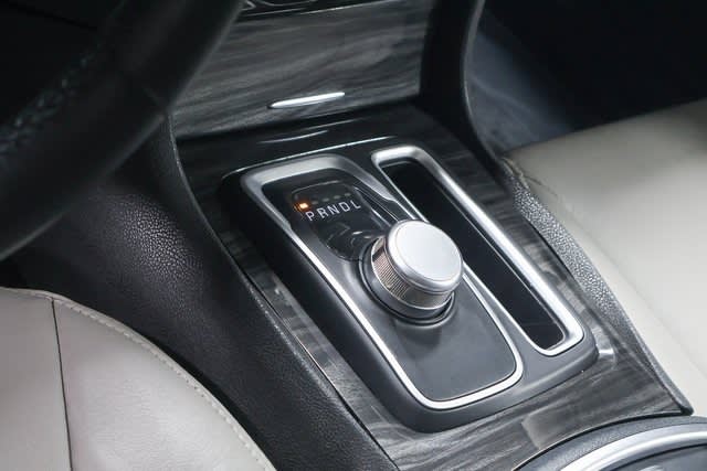2017 Chrysler 300 Limited Edition 13
