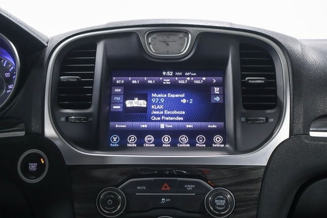 2017 Chrysler 300 Limited Edition 12