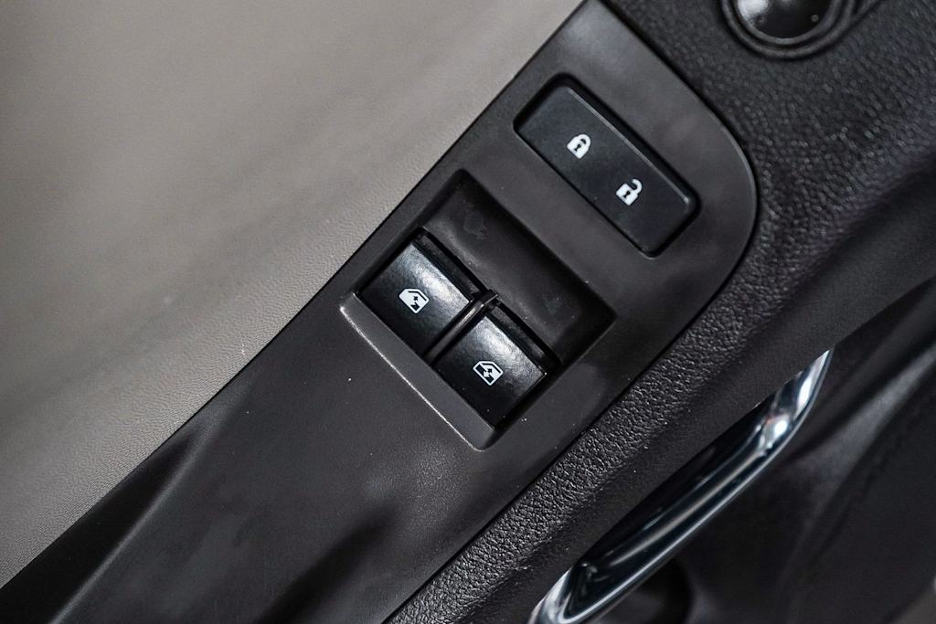 Thumbnail: 2015 Chevrolet Camaro - 25