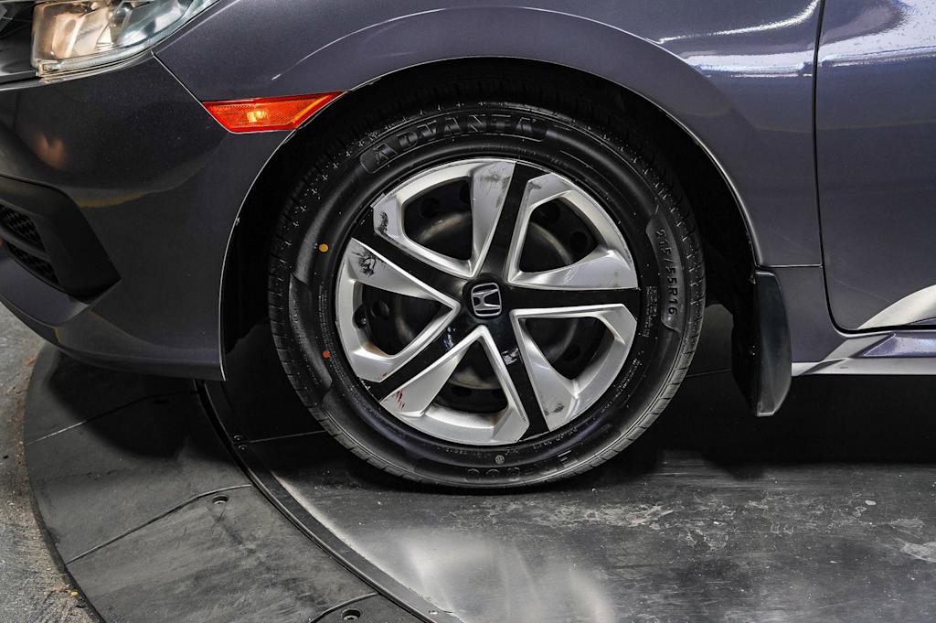 Thumbnail: 2016 Honda Civic - 6