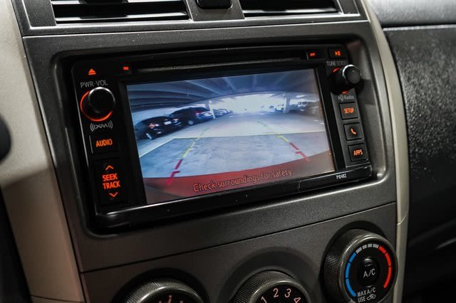 2013 Toyota Corolla S 28
