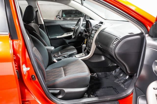 2013 Toyota Corolla S 10