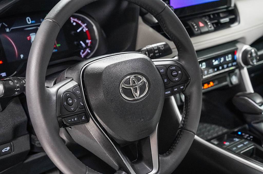 Thumbnail: 2023 Toyota RAV4 - 13