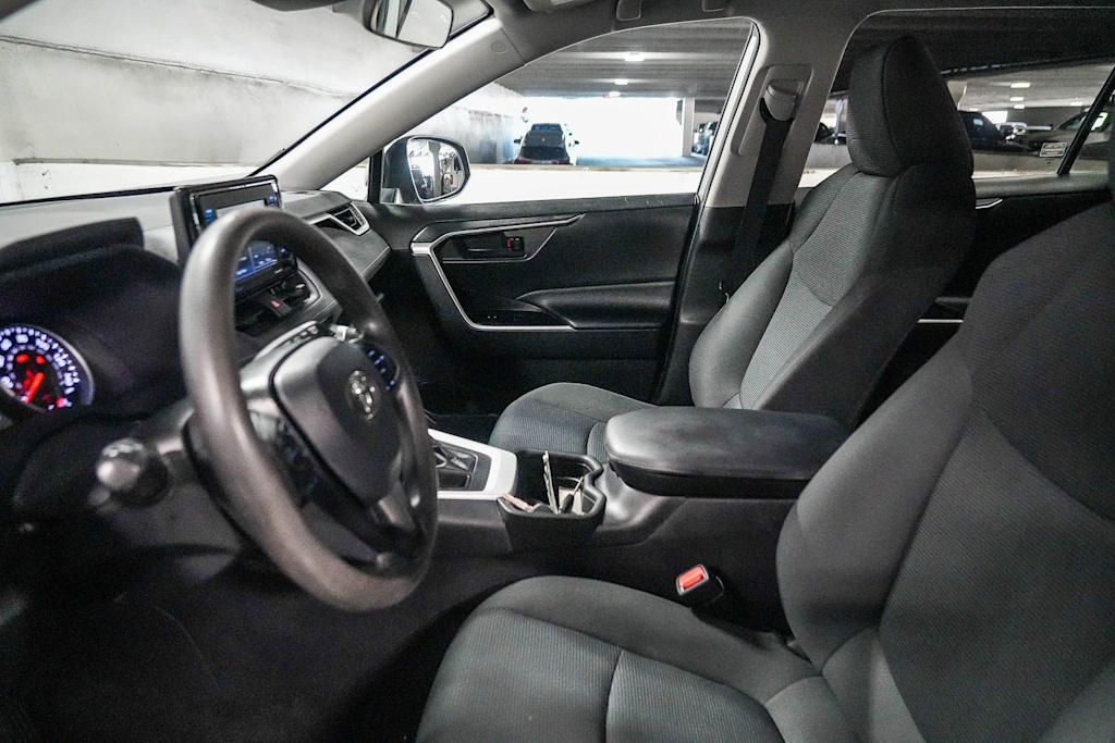 Thumbnail: 2021 Toyota RAV4 - 11