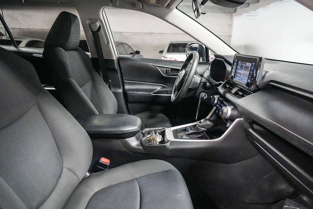 Thumbnail: 2021 Toyota RAV4 - 10