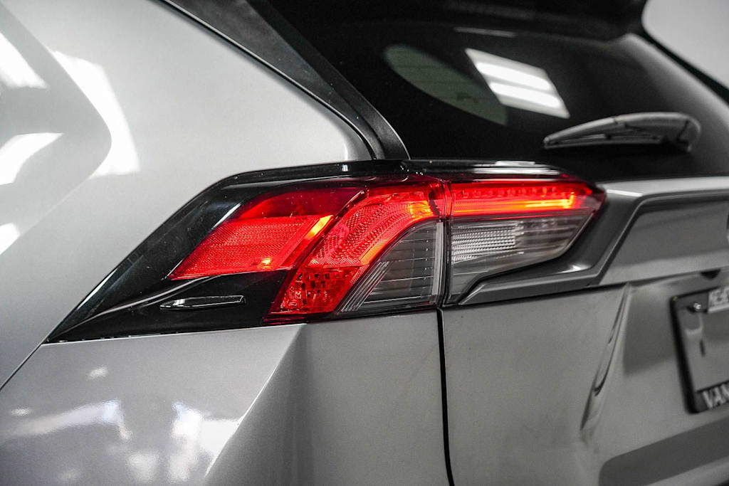 Thumbnail: 2021 Toyota RAV4 - 21