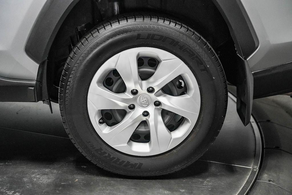 Thumbnail: 2021 Toyota RAV4 - 20