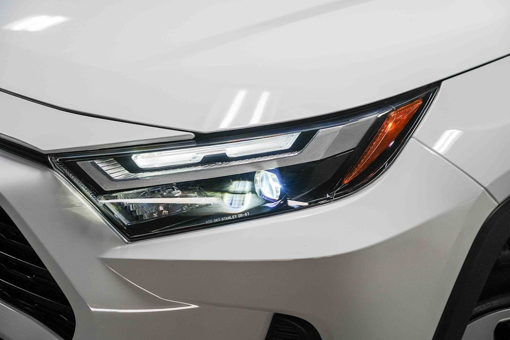 Thumbnail: 2025 Toyota RAV4 - 15