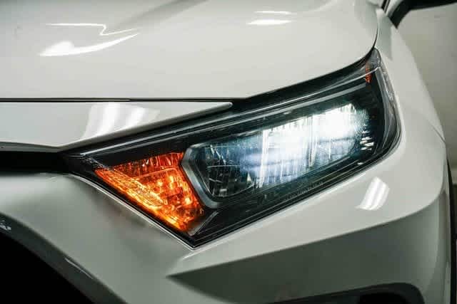 Thumbnail: 2021 Toyota RAV4 - 21