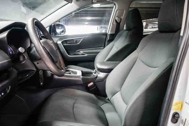 Thumbnail: 2021 Toyota RAV4 - 10