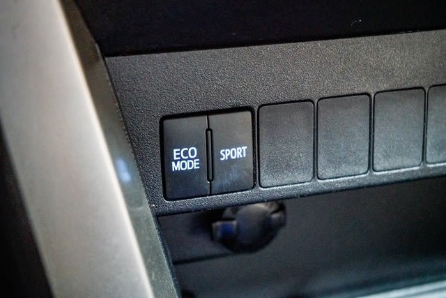 Thumbnail: 2014 Toyota RAV4 - 27