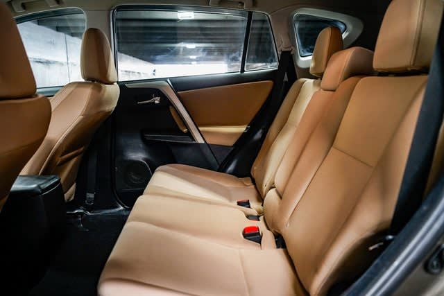 Thumbnail: 2014 Toyota RAV4 - 11