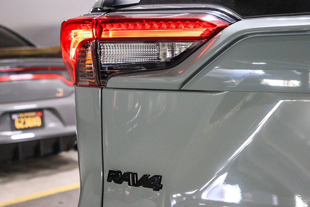 Thumbnail: 2022 Toyota RAV4 - 23