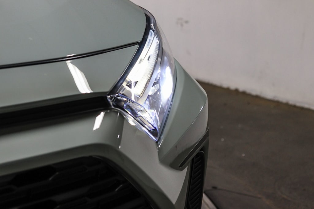 Thumbnail: 2022 Toyota RAV4 - 21