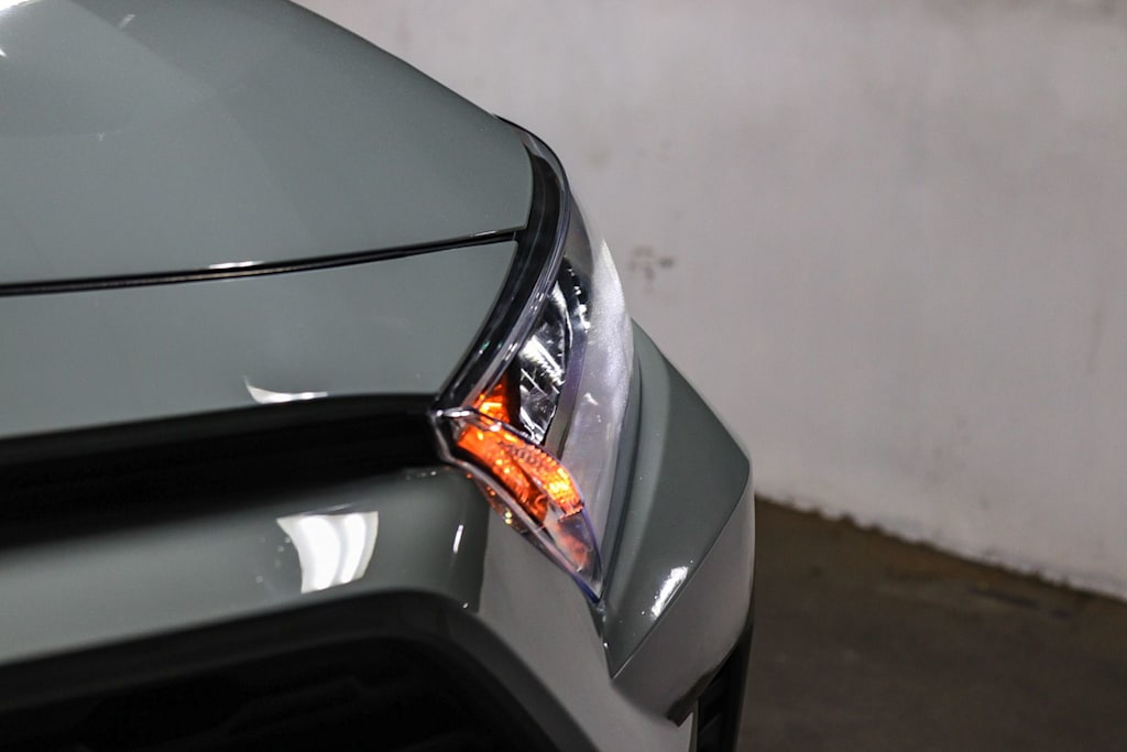 Thumbnail: 2020 Toyota RAV4 - 16