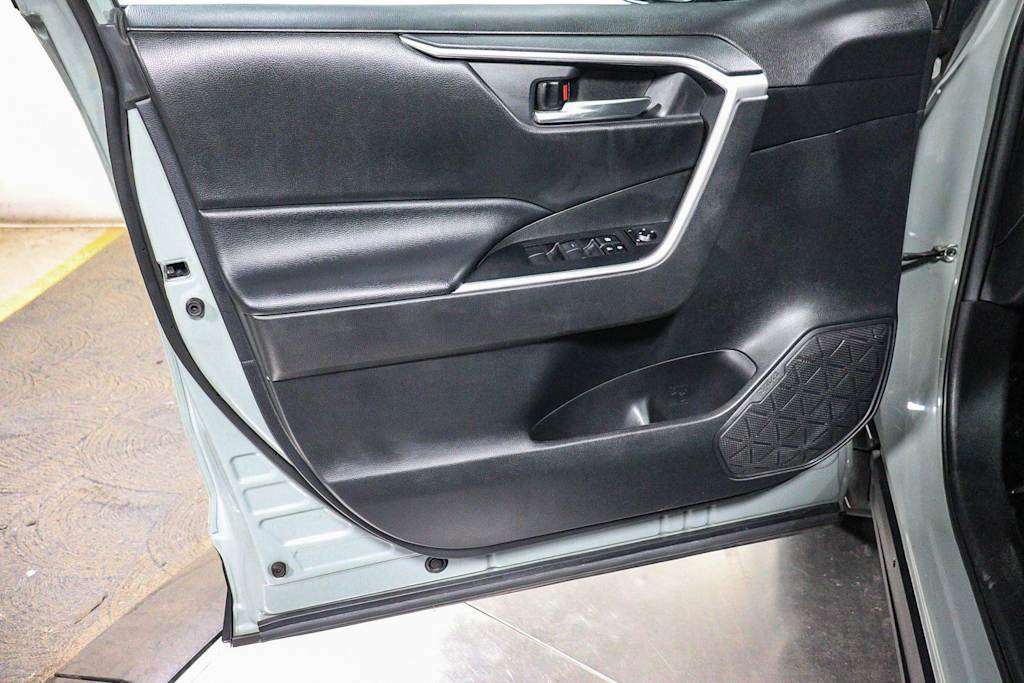 Thumbnail: 2020 Toyota RAV4 - 27