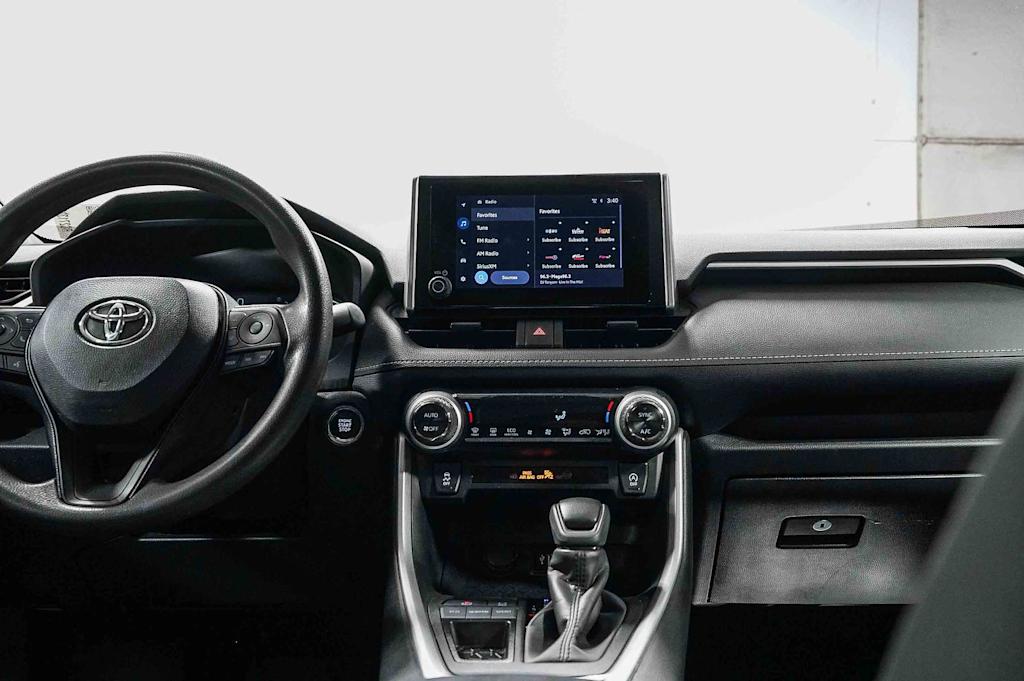 Thumbnail: 2024 Toyota RAV4 - 8