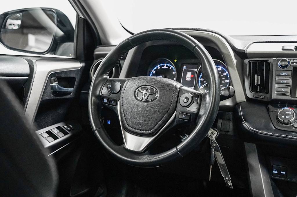 Thumbnail: 2018 Toyota RAV4 - 13