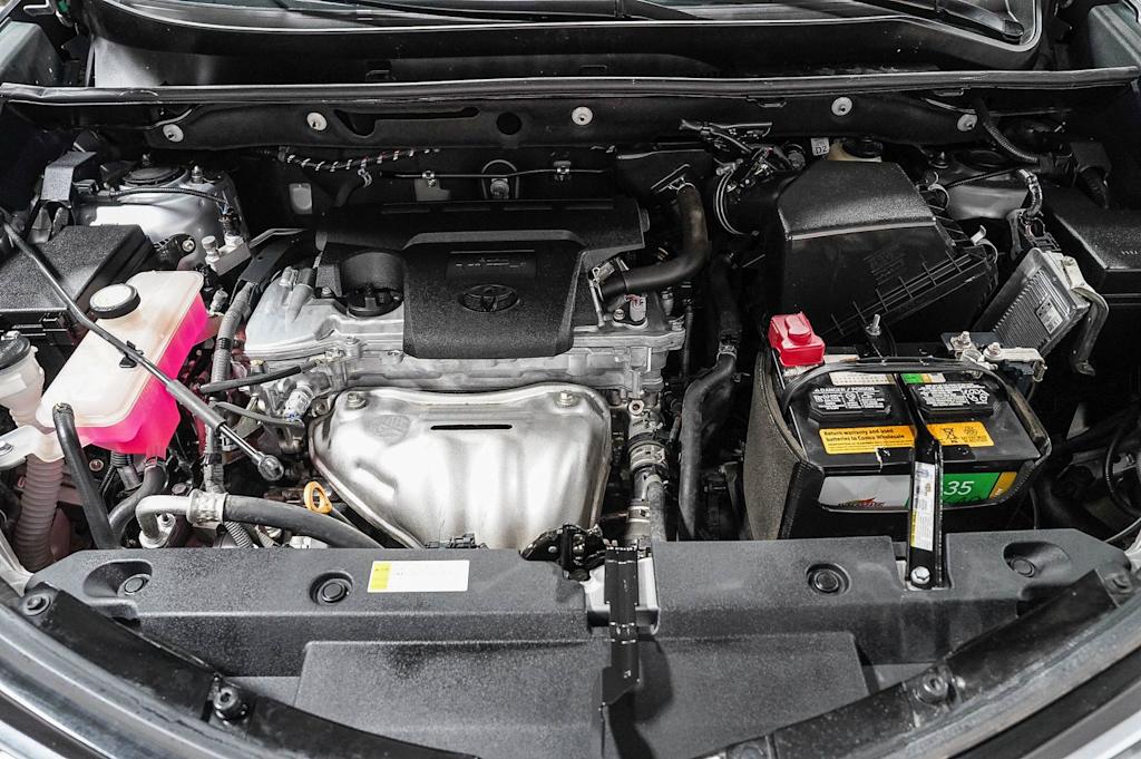 Thumbnail: 2018 Toyota RAV4 - 8