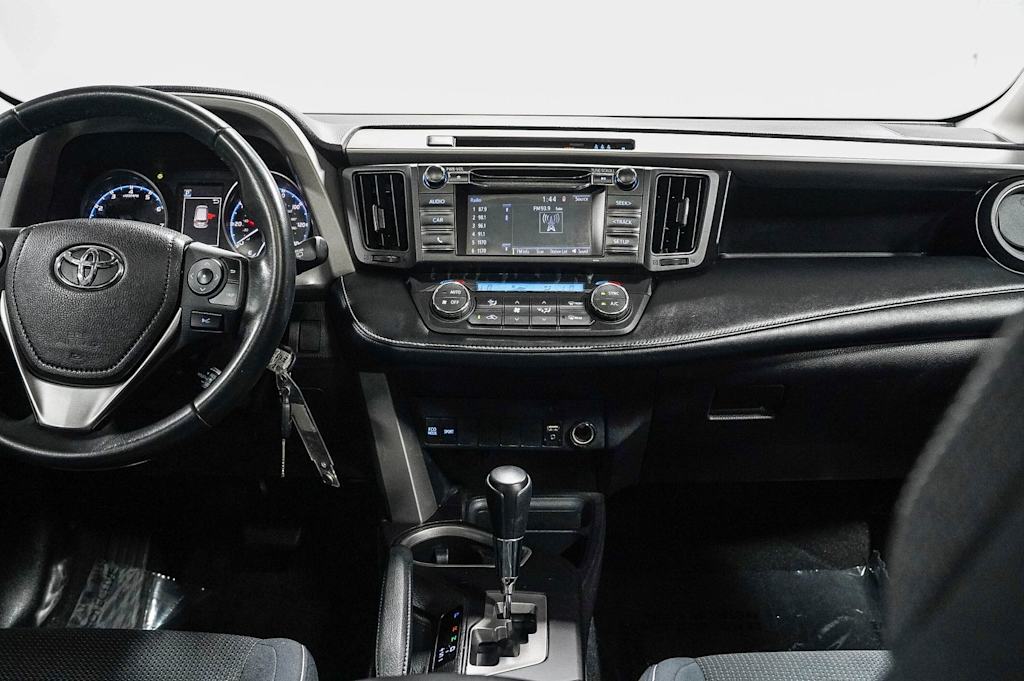 Thumbnail: 2018 Toyota RAV4 - 9