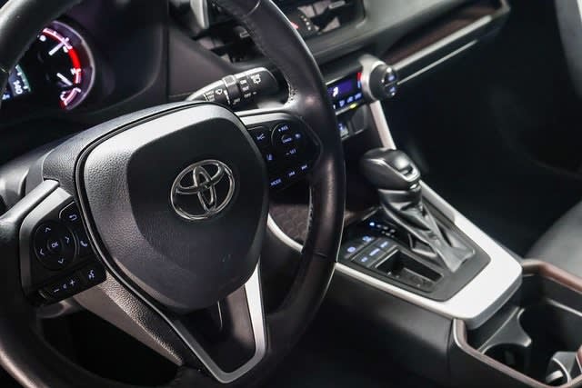 2021 Toyota RAV4 Limited 14