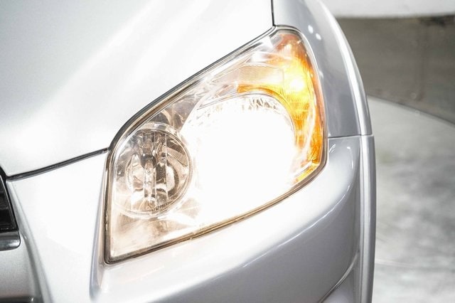 Thumbnail: 2012 Toyota RAV4 - 23