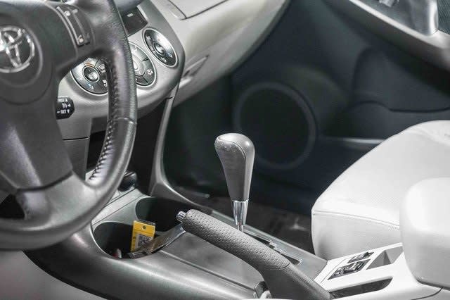 Thumbnail: 2012 Toyota RAV4 - 14