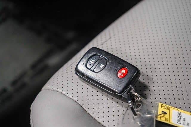 Thumbnail: 2012 Toyota RAV4 - 17