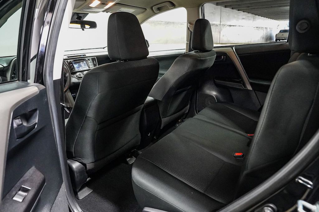 Thumbnail: 2018 Toyota RAV4 - 11