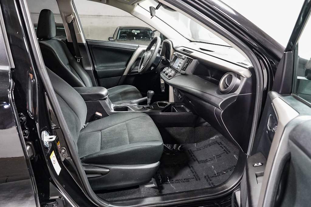 Thumbnail: 2018 Toyota RAV4 - 9