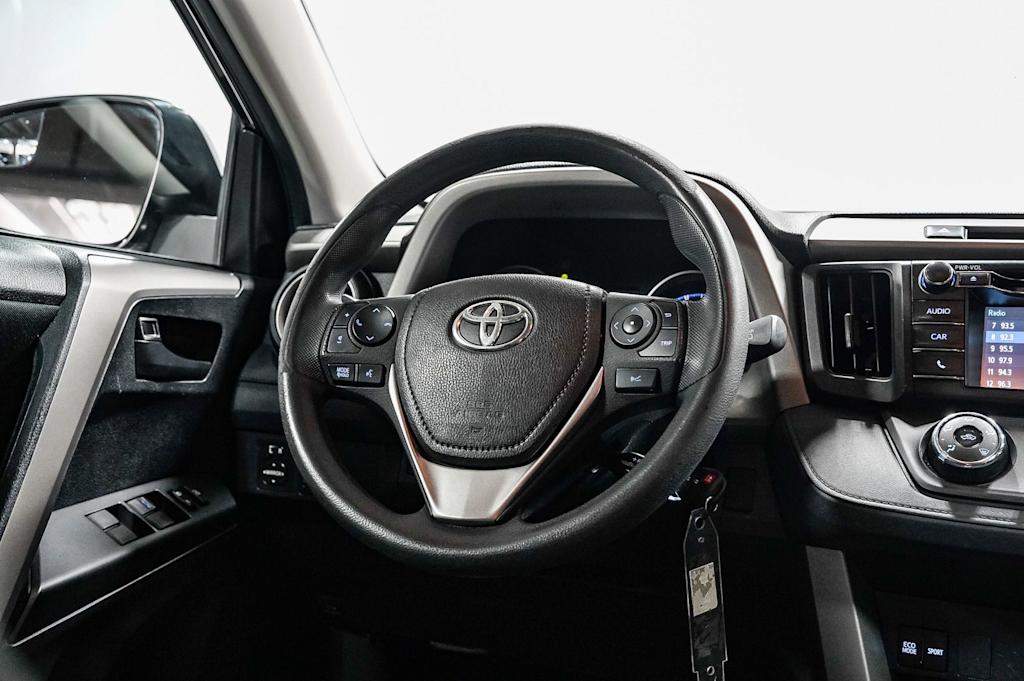 Thumbnail: 2018 Toyota RAV4 - 12