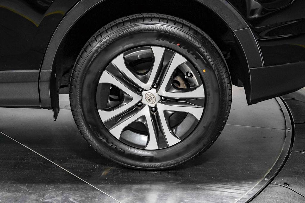Thumbnail: 2018 Toyota RAV4 - 23