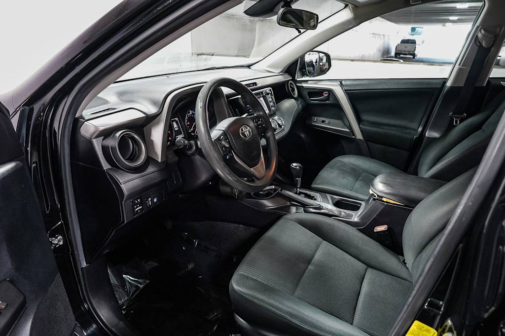 Thumbnail: 2018 Toyota RAV4 - 10