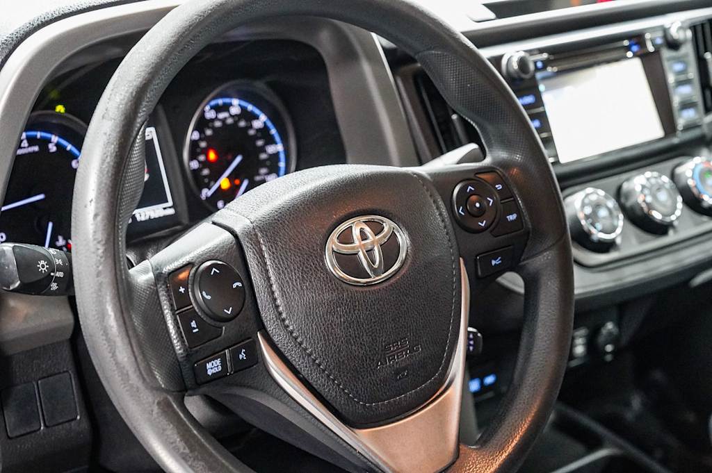 Thumbnail: 2018 Toyota RAV4 - 13