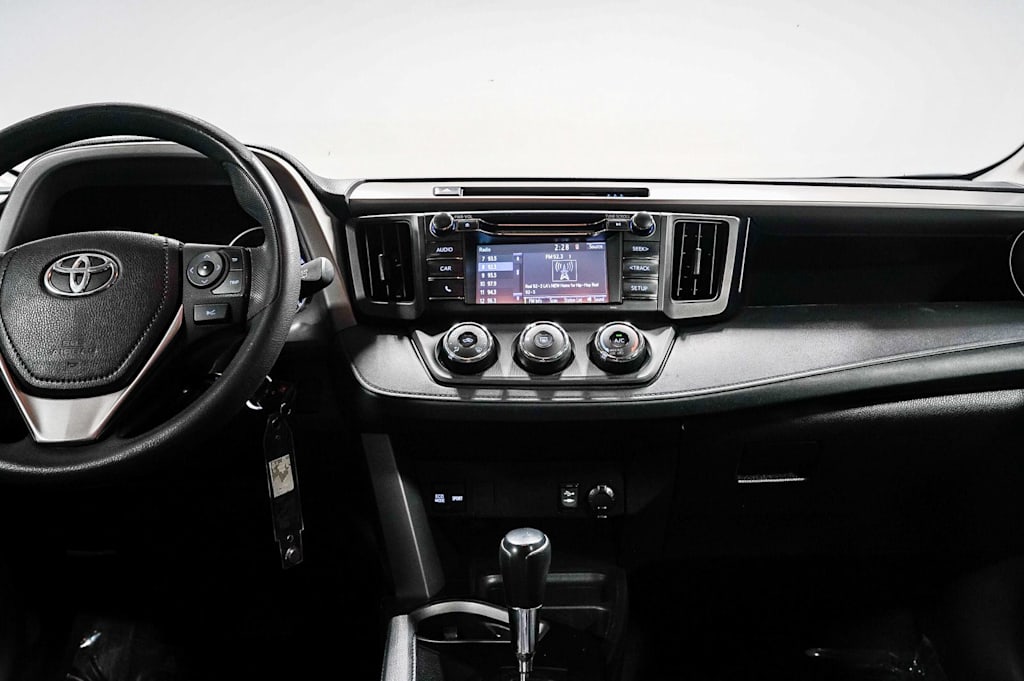 Thumbnail: 2018 Toyota RAV4 - 8