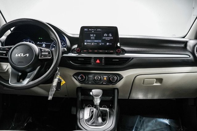 Thumbnail: 2023 Kia Forte - 9