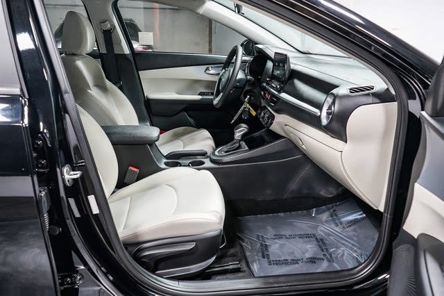 Thumbnail: 2023 Kia Forte - 10