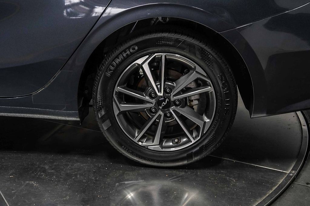 Thumbnail: 2023 Kia Forte - 22