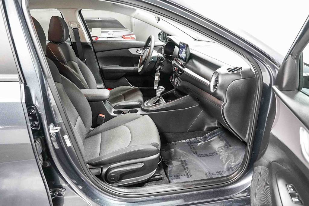 Thumbnail: 2023 Kia Forte - 10