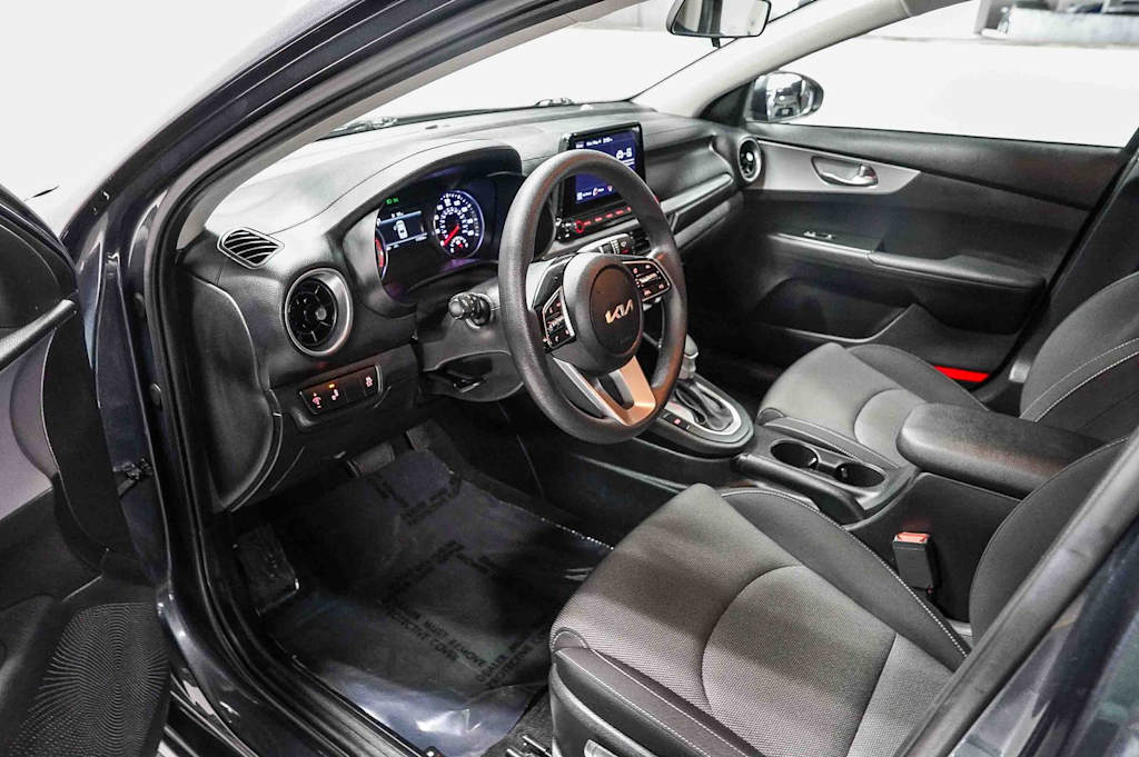 Thumbnail: 2023 Kia Forte - 14