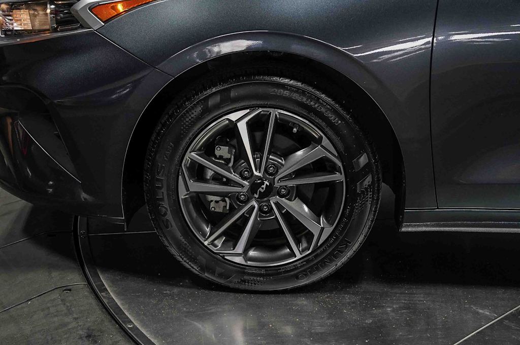 Thumbnail: 2023 Kia Forte - 7