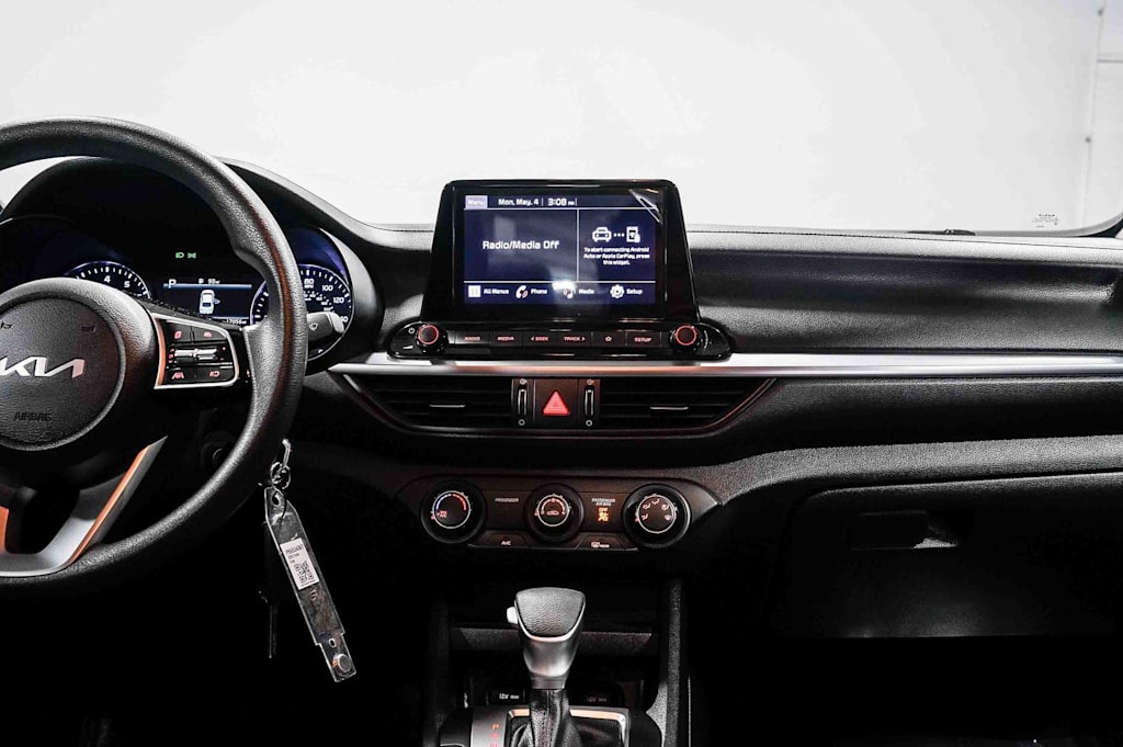 Thumbnail: 2023 Kia Forte - 9