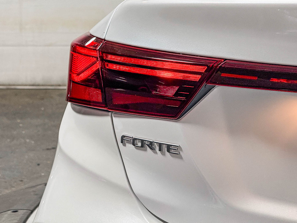 Thumbnail: 2024 Kia Forte - 24