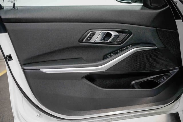 Thumbnail: 2020 BMW 3 Series - 24