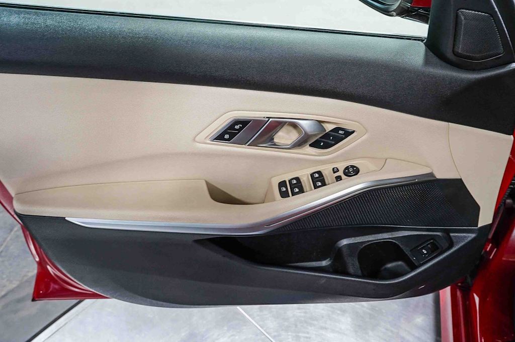 Thumbnail: 2021 BMW 3 Series - 26