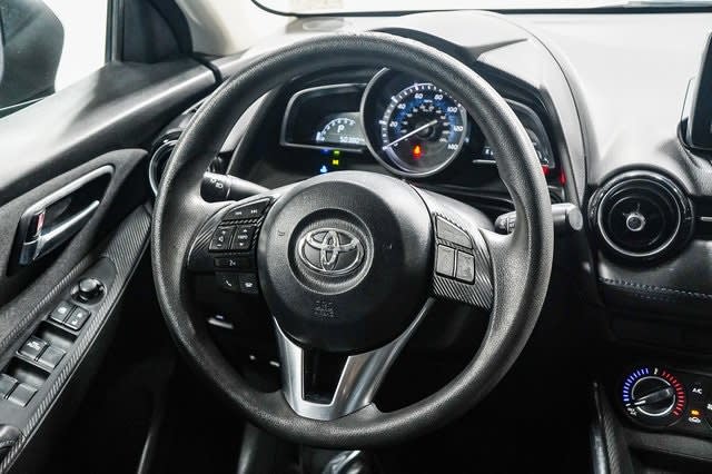 2018 Toyota Yaris iA Base 12