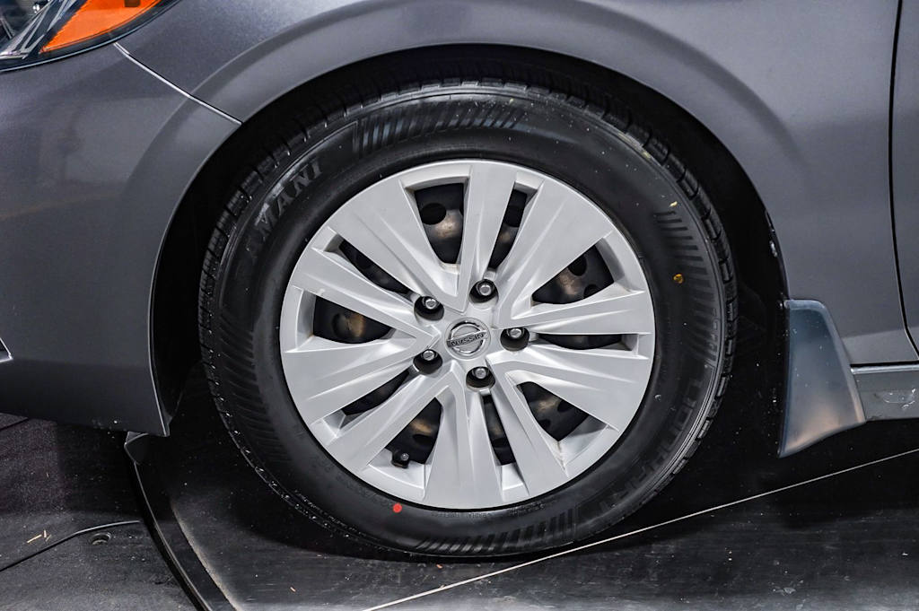 Thumbnail: 2021 Nissan Sentra - 22