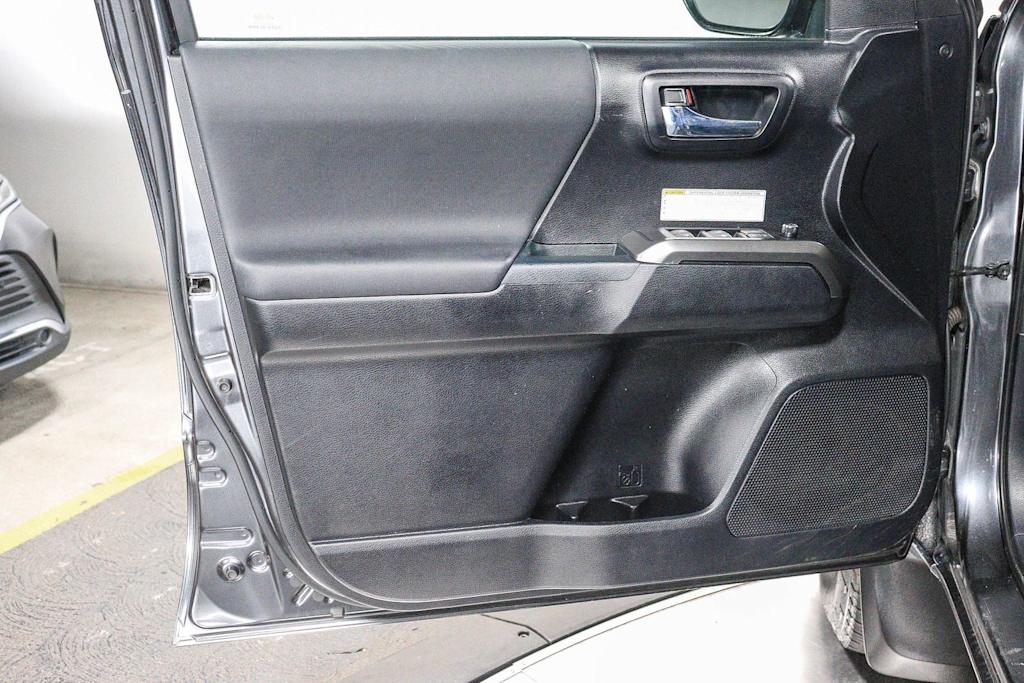 Thumbnail: 2017 Toyota Tacoma - 28
