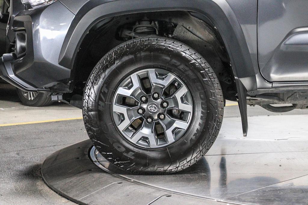 Thumbnail: 2017 Toyota Tacoma - 5