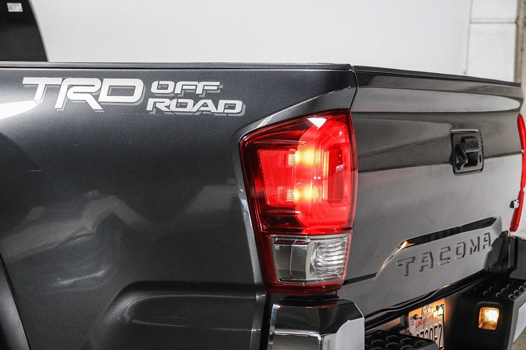 Thumbnail: 2017 Toyota Tacoma - 23